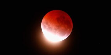Luna di sangue 2025, il 7 settembre uno spettacolo unico: ecco a che ora la vedremo in Italia