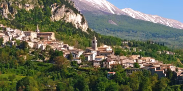 Staccare la spina? In questo borgo abruzzese l’autunno è magia pura