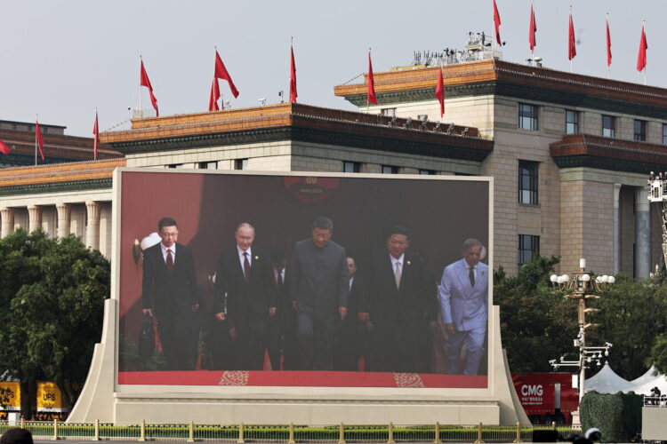 A screen shows Chinese President Xi Jinping and Russian President Vladimir Putin@ANSA