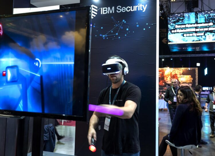 An Israeli participant tries out a VR (Virtual Reality)@ANSA