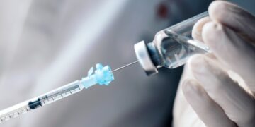 Arriva l'influenza, chi deve vaccinarsi e quando conviene farlo