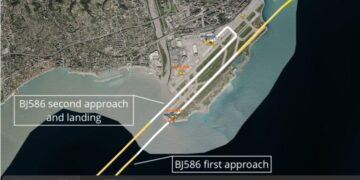 BJ586_Approach_Path@flightradar24