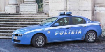Bambina di 7 anni investita a Roma da auto della polizia