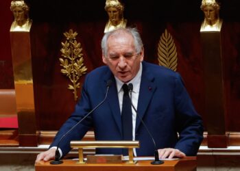 Cade il governo Bayrou in Francia