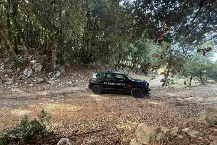 Carabinieri sul luogo in cui è avvenuto l'omicidio di Leonardo Ricucci