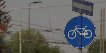 Caso Cristina Scozia, la donna travolta da una betoniera su una pista ciclabile di Milano