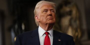 Caso Epstein: l'indagine del NYT sulla firma di Trump sul biglietto di auguri