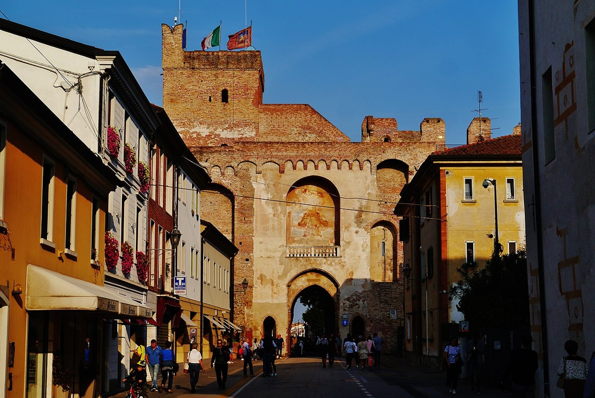 Cittadella_Porta_Treviso_Stadtseite_1@wikipedia