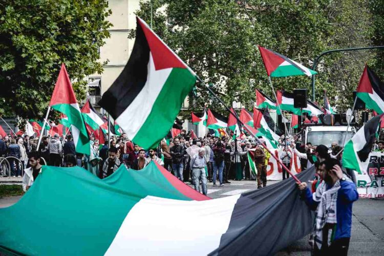 Corteo pro Palestina diretto a Caselle per il blocco dell'aeroporto
