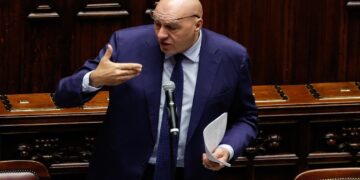 Crosetto durante l'informativa sulla Global Sumud Flotilla