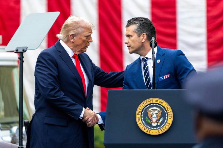 Donald Trump e Pete Hegseth