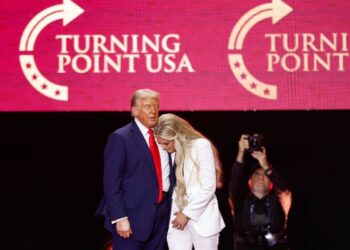 Donald Trump ed Erika Kirk alla cerimonia in memoria di Charlie Kirk