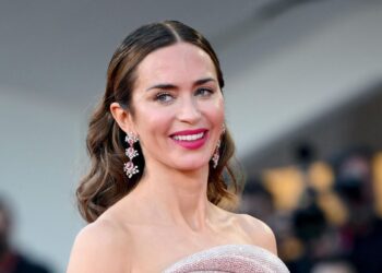 Emily Blunt si scaglia contro Tilly Norwood, la prima attrice generata dall'IA