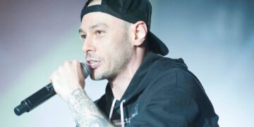 Fabri Fibra durante un concerto