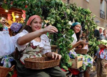 Dal tortellino ai funghi porcini, passando per cipolle, pizzoccheri e cinghiale: le 5 sagre di settembre che raccontano l’Italia vera