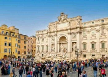 Gli stranieri salvano il turismo in Italia