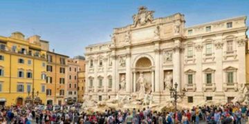 Gli stranieri salvano il turismo in Italia