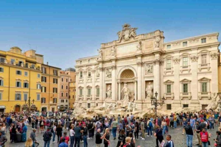 Gli stranieri salvano il turismo in Italia