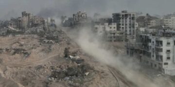 Hamas denuncia gli attacchi israeliani ai grattacieli a Gaza