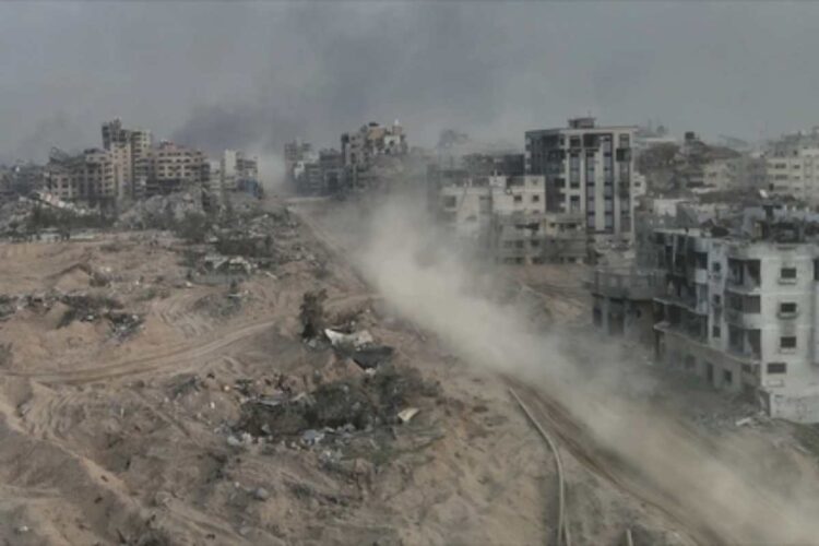 Hamas denuncia gli attacchi israeliani ai grattacieli a Gaza