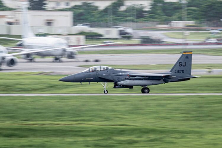 I caccia NATO intercettano 5 jet russi vicino la Lettonia