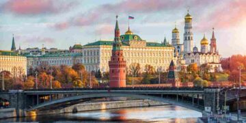 Il Cremlino nega voci su un imminente incontro tra Putin e Zelensky, negando anche ogni coinvolgimento con il guasto aereo che ha visto coinvolta Ursula von der Leyen