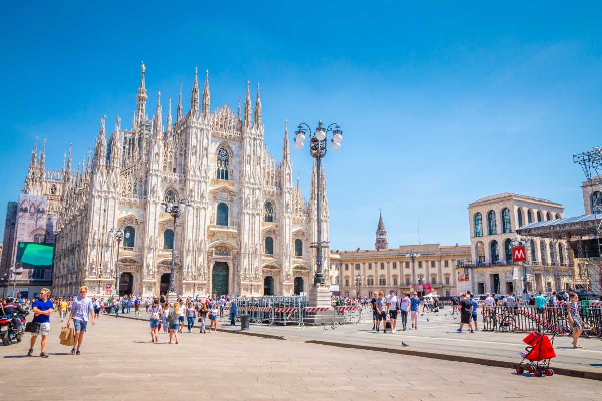 Il Duomo, una delle zone rosse di Milano prorogate fino al 30 marzo 2026