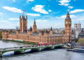 Il governo in Gran Bretagna annuncia una stretta sui migranti