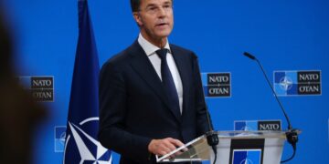 Il segretario generale della Nato Mark Rutte chiede di potenziare la difesa alleata dopo l'attacco dei droni russi in Polonia