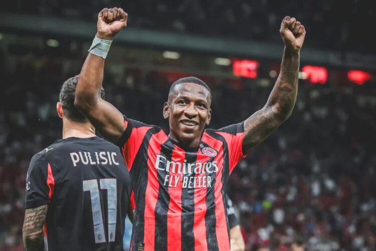 Il terzino del Milan Pervis Estupinan