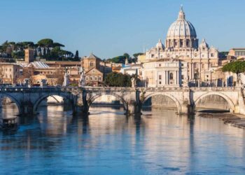 Incidente mortale sul lavoro per un giovane operaio morto sulla banchina del Tevere a Roma