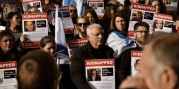 Israele: le famiglie degli ostaggi contro Netanyahu