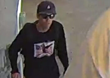 L'FBI posta le foto del presunto killer di Charlie Kirk