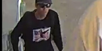 L'FBI posta le foto del presunto killer di Charlie Kirk