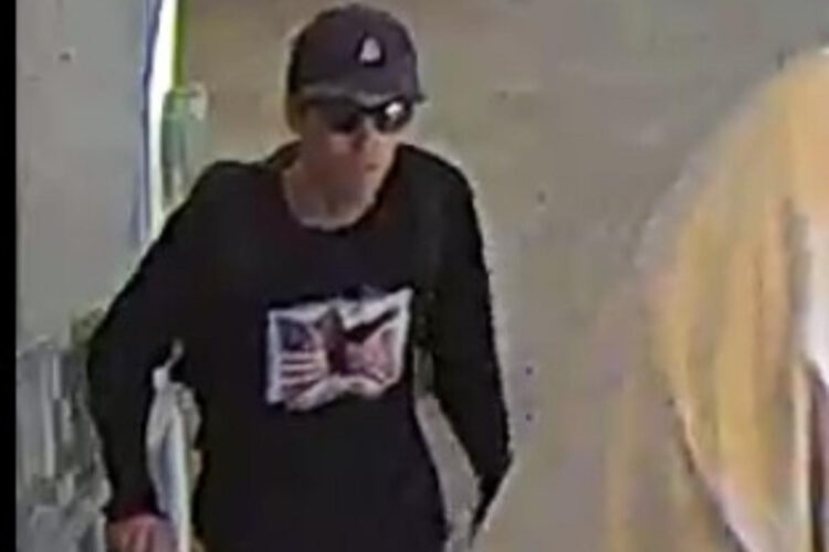 L'FBI posta le foto del presunto killer di Charlie Kirk