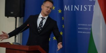 L'Ungheria accusa altri Paesi Ue di comprare petrolio russo in segreto