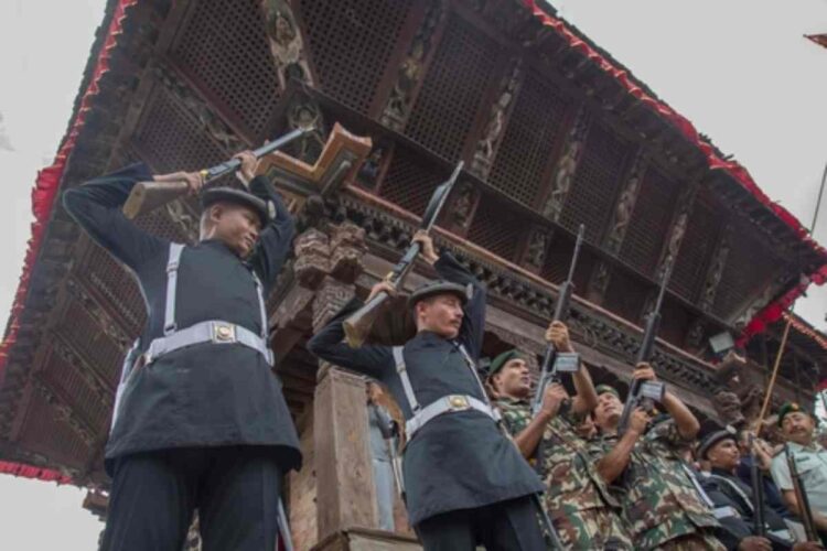 L'esercito impone misure di sicurezza in Nepal