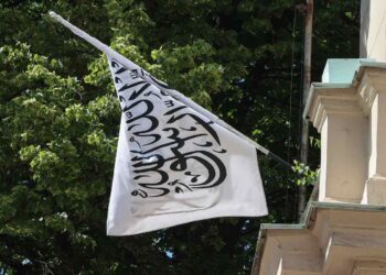 La bandiera dell'Emirato Islamico dell'Afghanistan