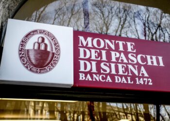 La filiale della Banca Monte dei Paschi di Siena in piazza Cordusio a Milano@ANSA