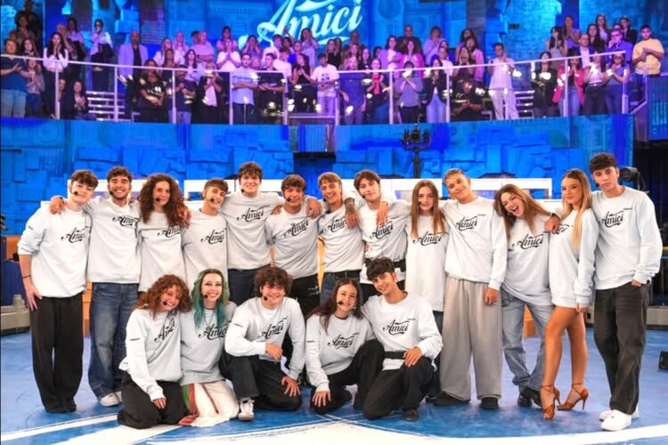 La nuova classe di Amici 2025@INSTAGRAM-@profilo di amiciufficiale