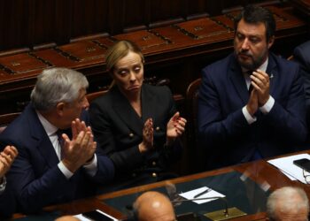 La premier Giorgia Meloni insieme ai due vicepremier Antonio Tajani e Matteo Salvini