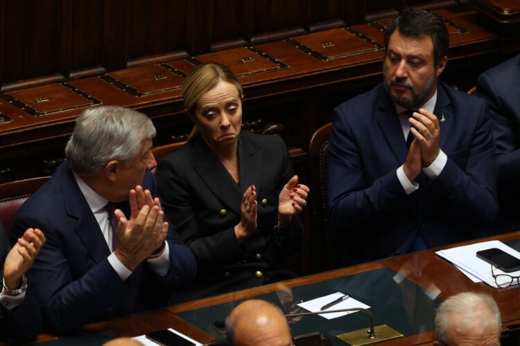 La premier Giorgia Meloni insieme ai due vicepremier Antonio Tajani e Matteo Salvini