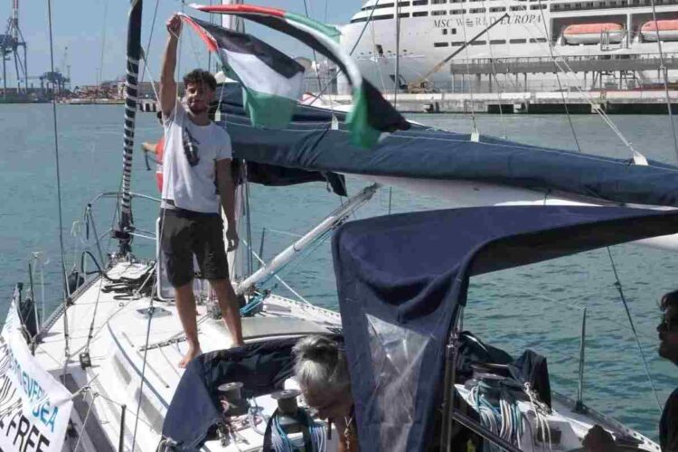 Le imbarcazioni della Global Sumud Flotilla sono tornate a Barcellona per il maltempo