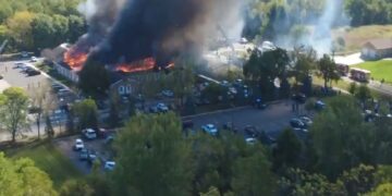 L'incendio appiccato dall'autore della sparatoria in Michigan