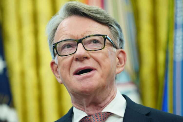 Lord Peter Mandelson rimosso dall'incarico di ambasciatore GB negli USA dopo le rivelazioni sul caso Epstein