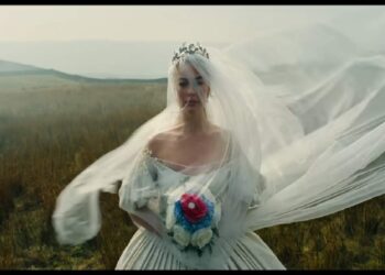 Margot Robbie in una scena del nuovo adattamento di Cime Tempestose