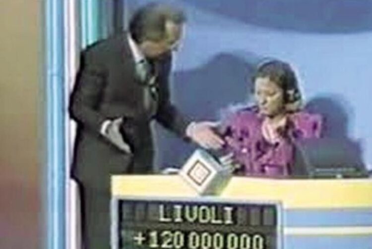 Maura Livoli, storica concorrente di TeleMike squalificata per i bigliettini nel reggiseno