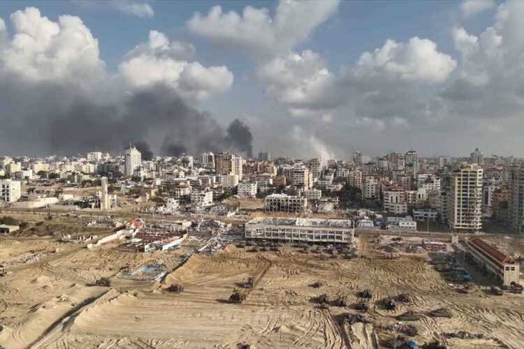 Un'immagine di Gaza City martoriata dalla guerra