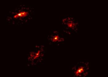 Osservata nello spazio la Croce di Einstein