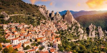 Autunno 2025: 3 viaggi in Italia che pochi conoscono e che costano meno di una cena fuori